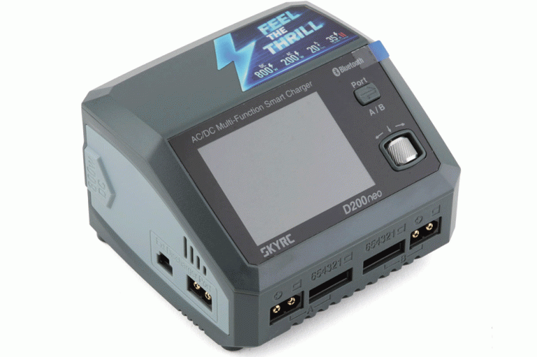 Подвійний зарядний пристрій SkyRC D200 NEO (6S/20A/AC-200W/DC-800W)