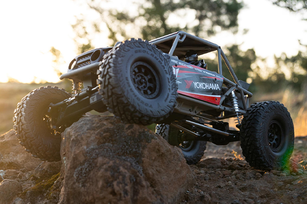 Vanquish Products H10 Optic 1/10 4WD RTR Rock Crawler Yokohama Машинка на пульті