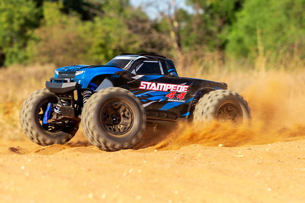Traxxas Stampede 4X4 BL-2s Brushless 1/10 RTR Monster Truck (67154-4 BLUE) машинка на радіокеруванні