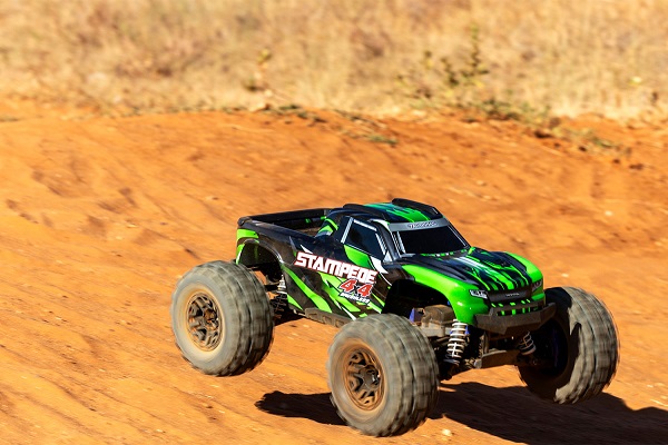 Traxxas Stampede 4X4 BL-2s Brushless 1/10 RTR Monster Truck (67154-4 Green) машинка на радіокеруванні