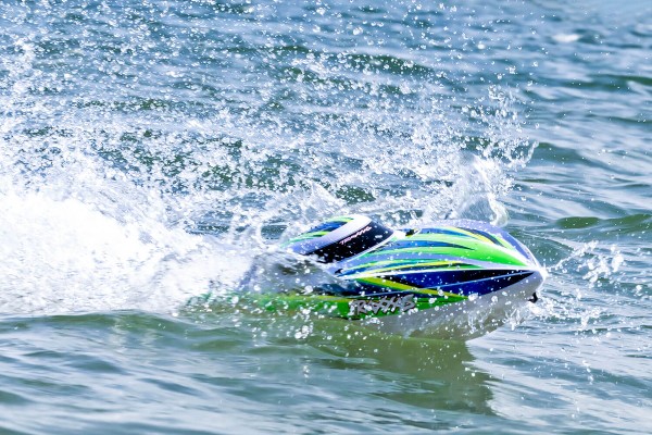 Traxxas Disruptor VXL 4S High-Performance Electric Brushless RTR Race Boat (106064-4 Green) човен на радіокеруванні