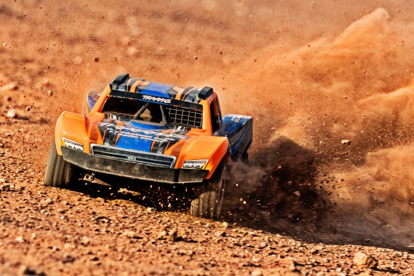 Traxxas Mini Slash 1/16 4WD RTR Brushless Short Course Truck (108164-1 Orange) машинка на радіокеруванні