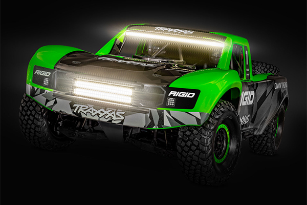 Traxxas Unlimited Desert Racer UDR 6S RTR 4WD Race Truck w/LED Lights & TQi 2.4GHz (85086-4 green) машинка на пульті