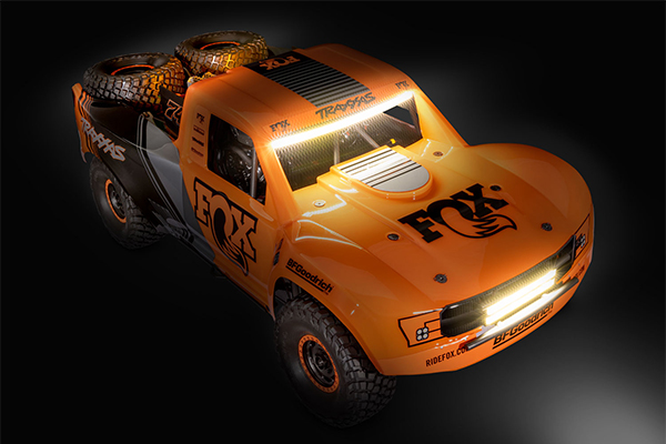 Traxxas Unlimited Desert Racer UDR 6S RTR 4WD Race Truck w/LED Lights & TQi 2.4GHz (85086-4 Fox) машинка на пульті