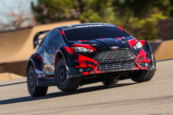 Traxxas Ford Fiesta 4×4 BL-2S Brushless 1/10 RTR AWD Rally Car (74154-4 Red) машинка на радіокеруванні