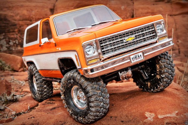 Traxxas TRX-4 1/10 Trail Crawler Truck w/1979 Chevy Blazer Clipless Body (82276-4 Orange) машинка на пульті керування