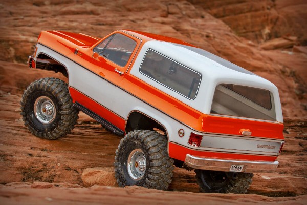 Traxxas TRX-4 1/10 Trail Crawler Truck w/1979 Chevy Blazer Clipless Body (82276-4 Orange) машинка на пульті керування