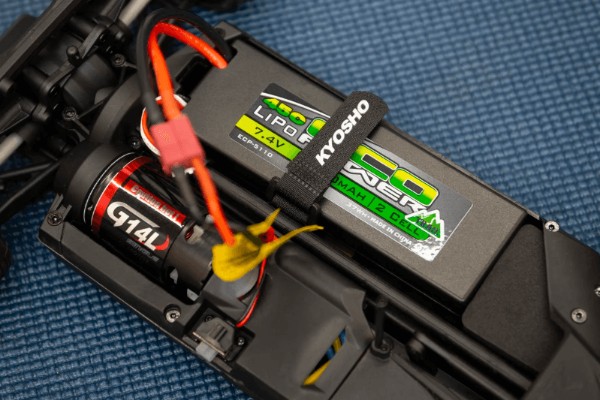 Kyosho Fazer MK2 FZ02 1971 Mercedes Benz 300SEL RTR (KYO34436T1) радіокерована машинка