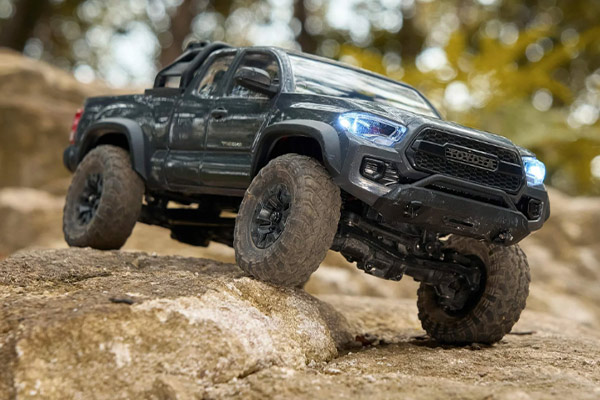 FMS Toyota Tacoma 1:24 FCX24M RTR Gray (FMS12403RTRGY) – радіокерована машинка краулер